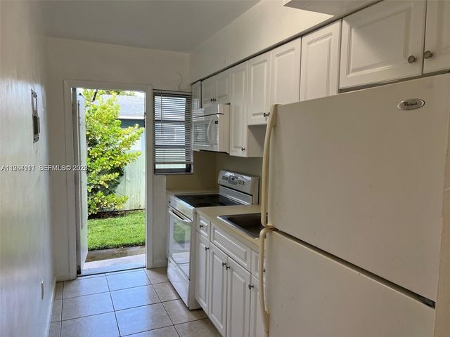 8885 NE 8th Ct A, Miami, FL 33138