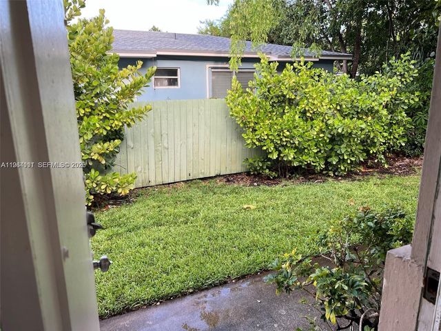 8885 NE 8th Ct A, Miami, FL 33138