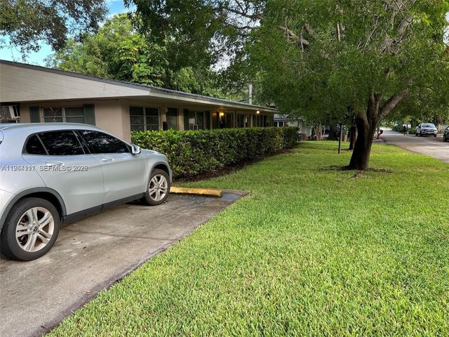 8885 NE 8th Ct A, Miami, FL 33138