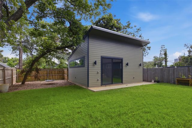 2007 E 2nd ST, Austin, TX 78702