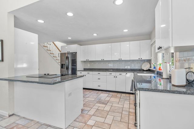 24 Bluff Avenue, Mashpee, MA 02649