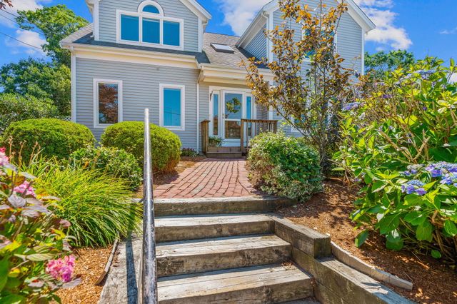 24 Bluff Avenue, Mashpee, MA 02649
