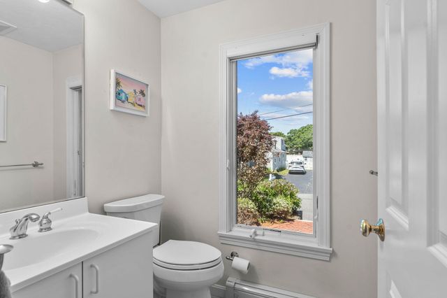 24 Bluff Avenue, Mashpee, MA 02649