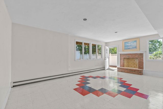 24 Bluff Avenue, Mashpee, MA 02649