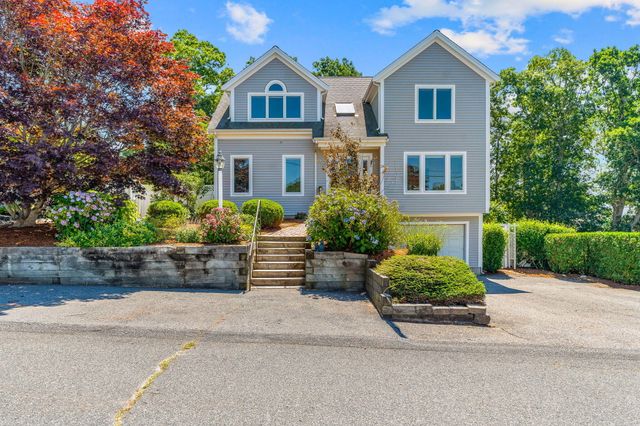 24 Bluff Avenue, Mashpee, MA 02649