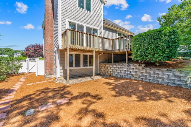 24 Bluff Avenue, Mashpee, MA 02649