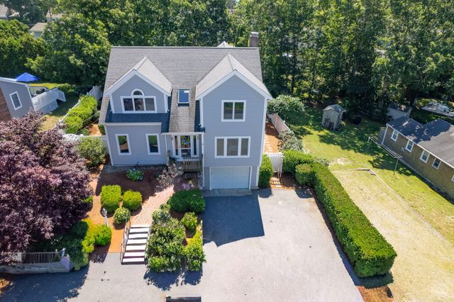 24 Bluff Avenue, Mashpee, MA 02649