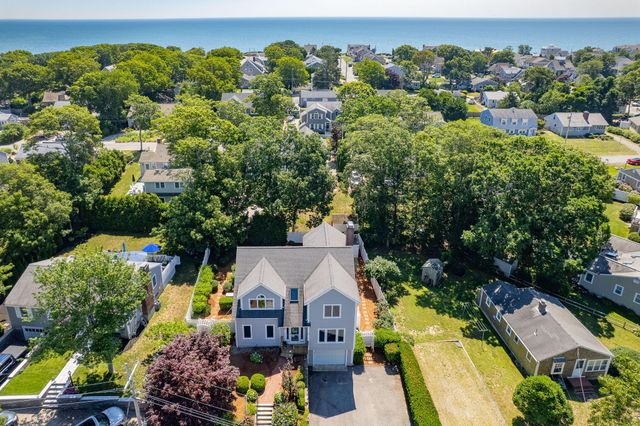 24 Bluff Avenue, Mashpee, MA 02649