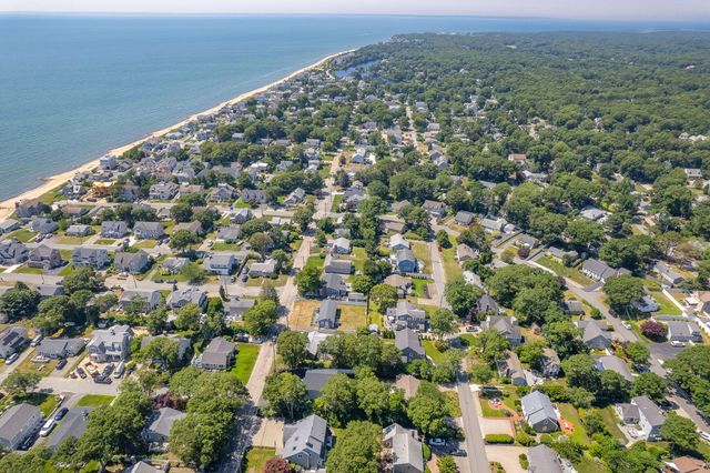 24 Bluff Avenue, Mashpee, MA 02649
