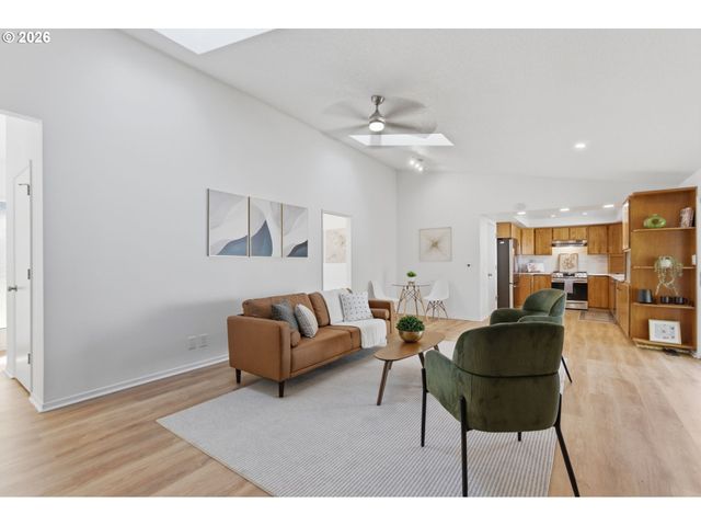 2664 SYKES Rd, St Helens, OR 97051