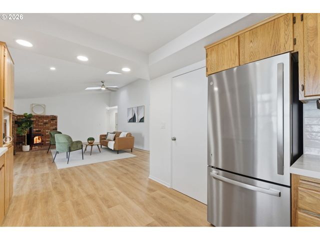 2664 SYKES Rd, St Helens, OR 97051