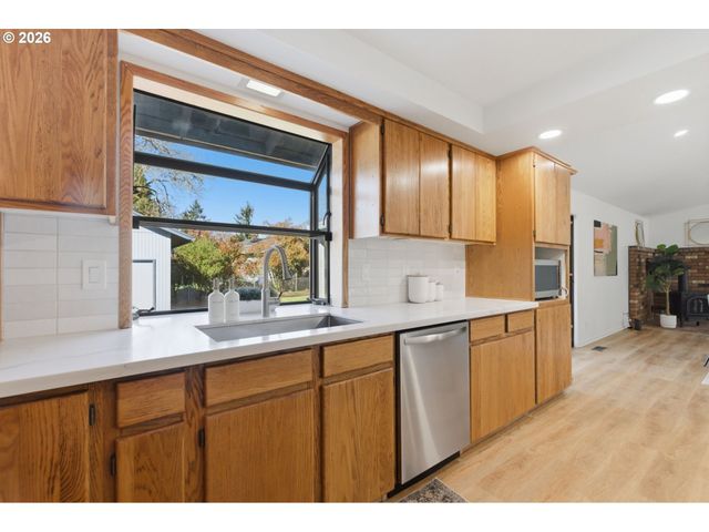 2664 SYKES Rd, St Helens, OR 97051