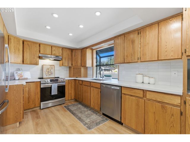 2664 SYKES Rd, St Helens, OR 97051