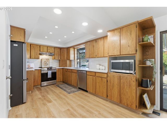 2664 SYKES Rd, St Helens, OR 97051