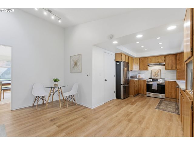 2664 SYKES Rd, St Helens, OR 97051