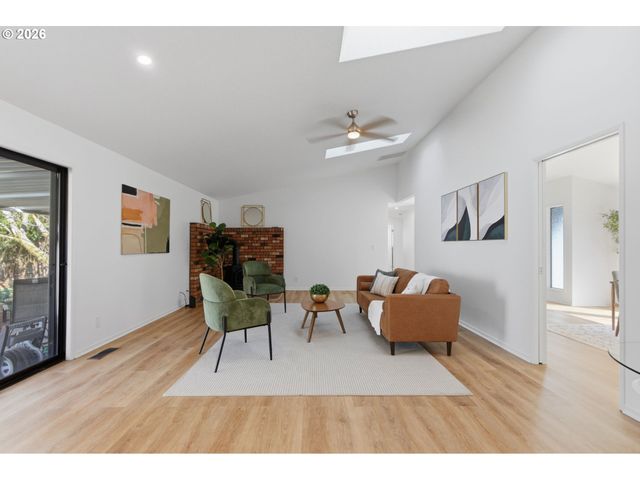 2664 SYKES Rd, St Helens, OR 97051