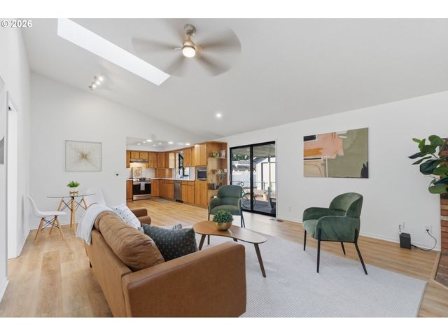 2664 SYKES Rd, St Helens, OR 97051