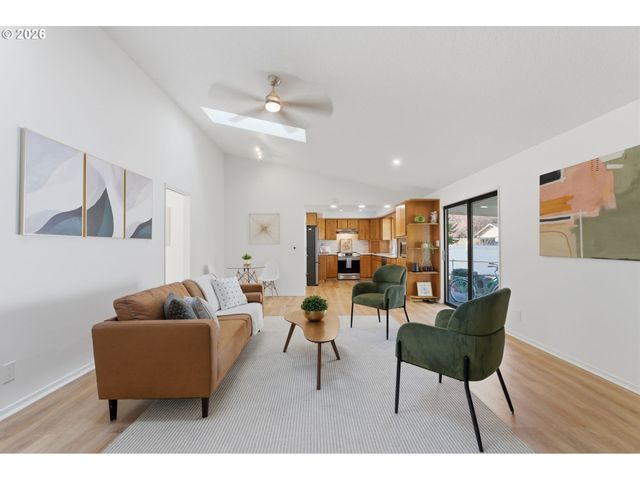 2664 SYKES Rd, St Helens, OR 97051