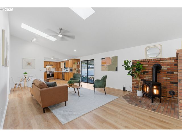 2664 SYKES Rd, St Helens, OR 97051