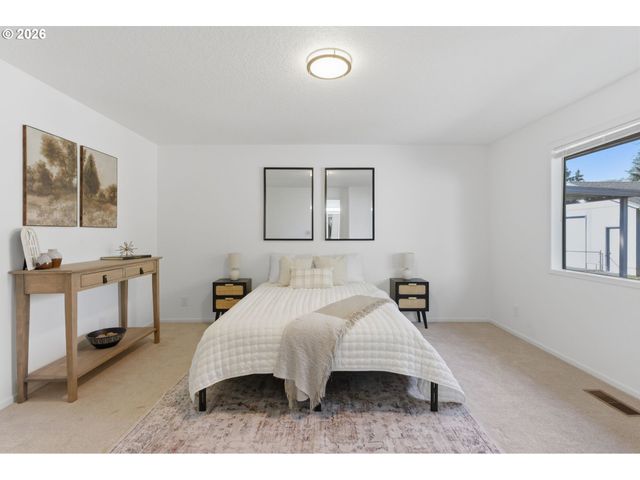 2664 SYKES Rd, St Helens, OR 97051