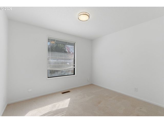 2664 SYKES Rd, St Helens, OR 97051