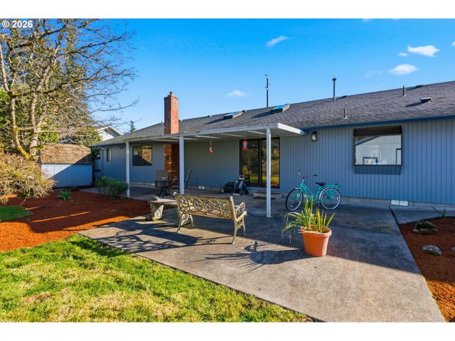 2664 SYKES Rd, St Helens, OR 97051