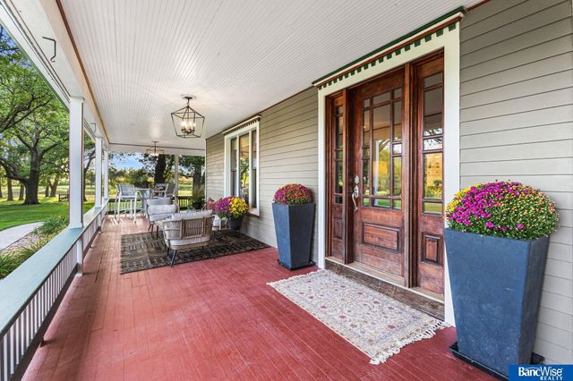 10000 Wagon Train Road, Hickman, NE 68372