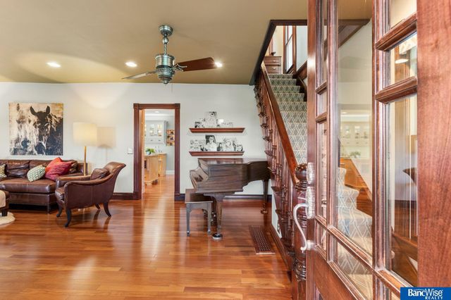 10000 Wagon Train Road, Hickman, NE 68372
