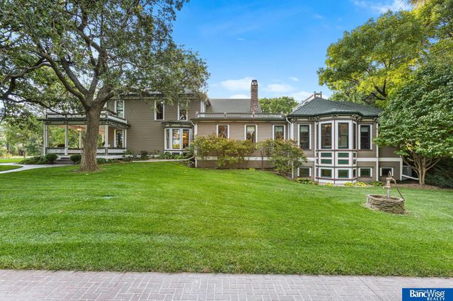 10000 Wagon Train Road, Hickman, NE 68372