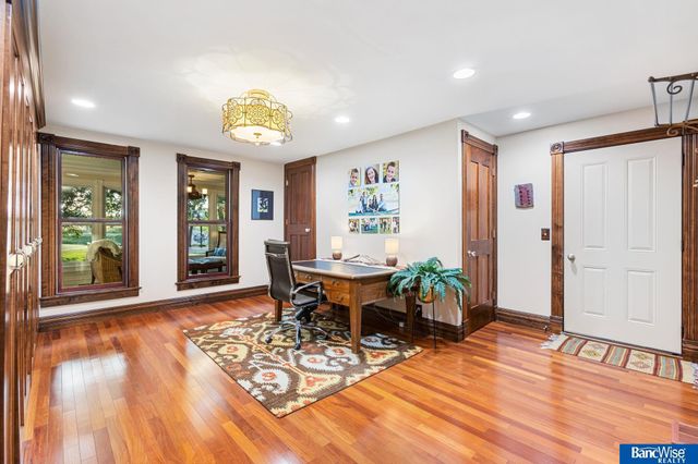 10000 Wagon Train Road, Hickman, NE 68372