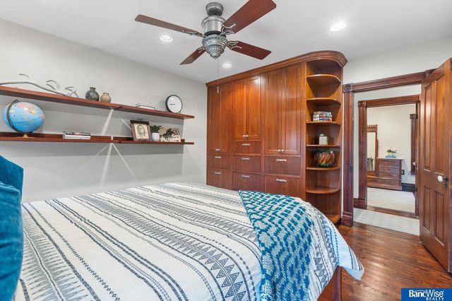 10000 Wagon Train Road, Hickman, NE 68372