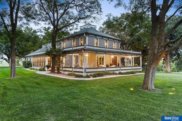 10000 Wagon Train Road, Hickman, NE 68372