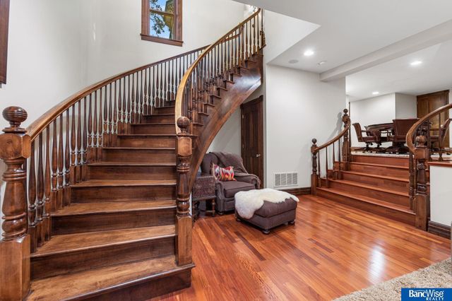 10000 Wagon Train Road, Hickman, NE 68372