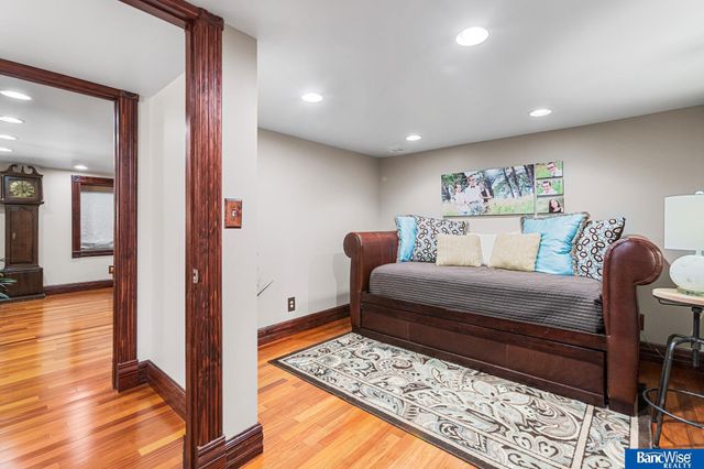 10000 Wagon Train Road, Hickman, NE 68372