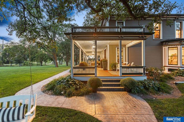 10000 Wagon Train Road, Hickman, NE 68372