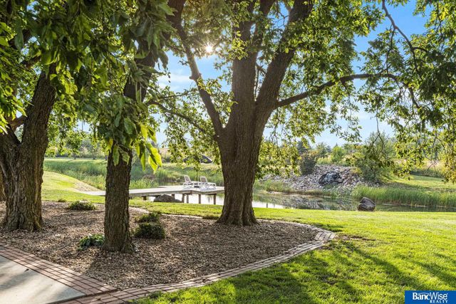 10000 Wagon Train Road, Hickman, NE 68372