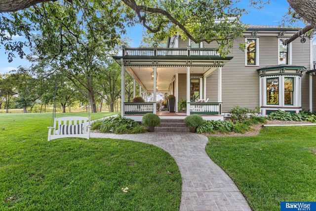 10000 Wagon Train Road, Hickman, NE 68372