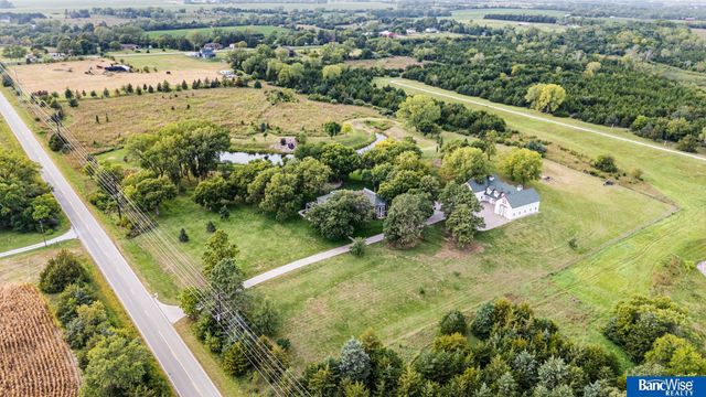 10000 Wagon Train Road, Hickman, NE 68372