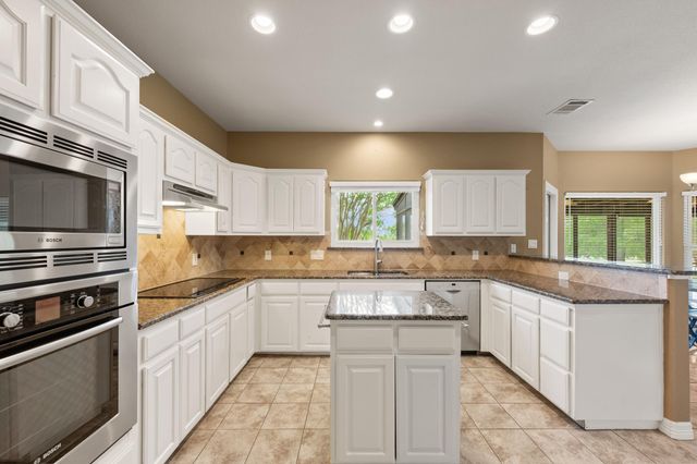 101 Pioneer TRL, Dripping Springs, TX 78620