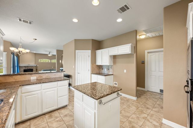 101 Pioneer TRL, Dripping Springs, TX 78620