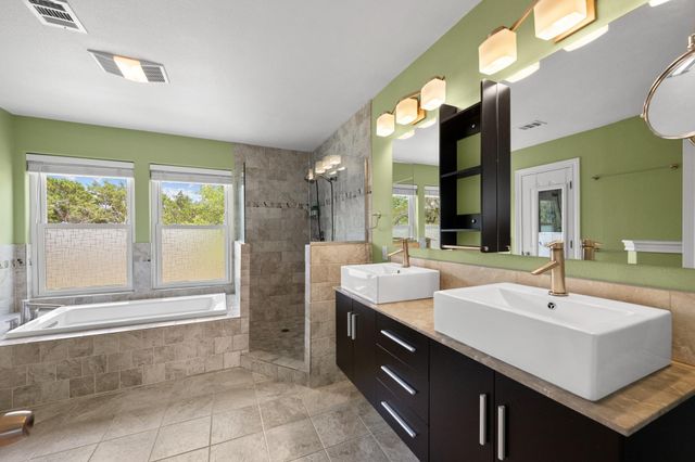 101 Pioneer TRL, Dripping Springs, TX 78620