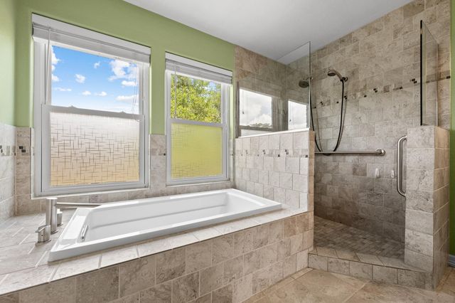 101 Pioneer TRL, Dripping Springs, TX 78620