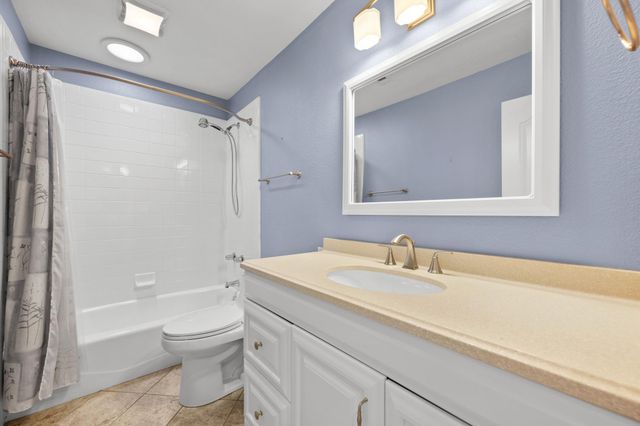 101 Pioneer TRL, Dripping Springs, TX 78620