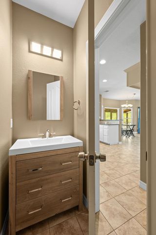 101 Pioneer TRL, Dripping Springs, TX 78620