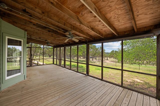 101 Pioneer TRL, Dripping Springs, TX 78620