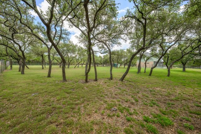 101 Pioneer TRL, Dripping Springs, TX 78620