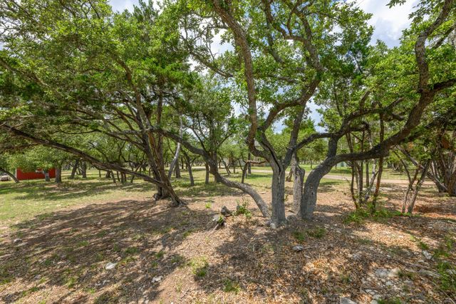 101 Pioneer TRL, Dripping Springs, TX 78620