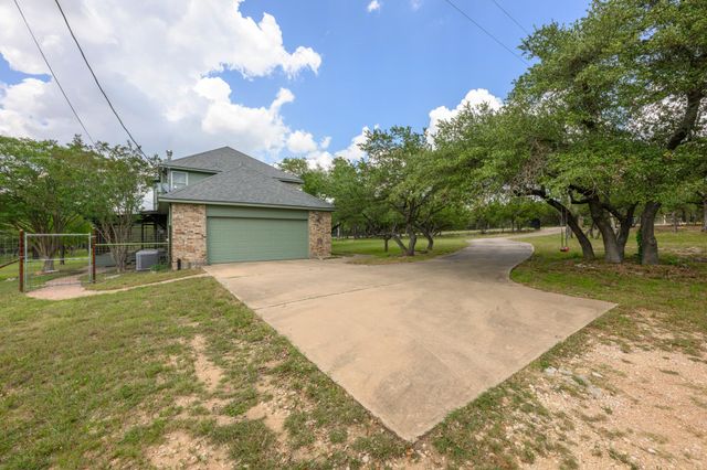 101 Pioneer TRL, Dripping Springs, TX 78620