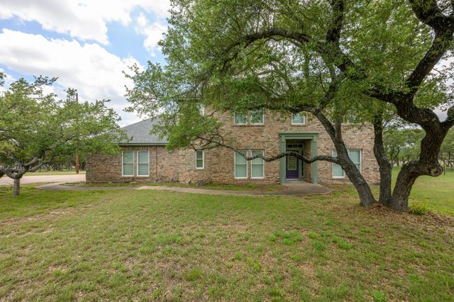 101 Pioneer TRL, Dripping Springs, TX 78620