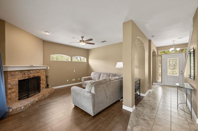 101 Pioneer TRL, Dripping Springs, TX 78620